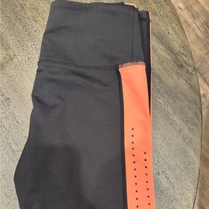 Zyia Light N Tight Leggings Size 4